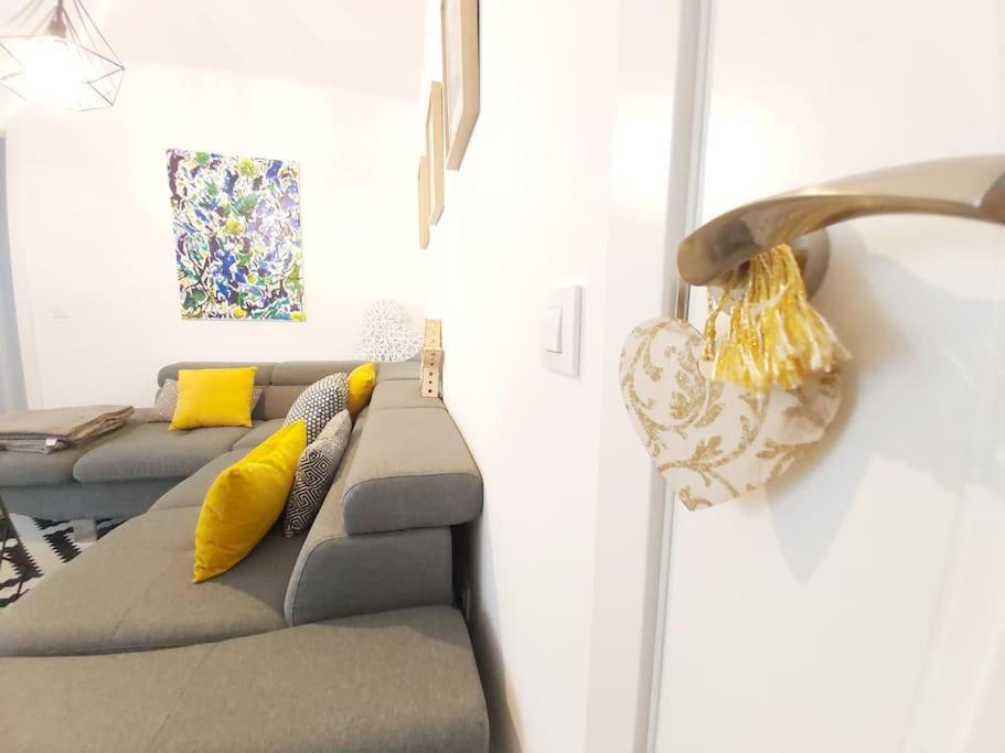 Luminoso Apartamento En El Centro, Con Mucho Arte Seville Exterior photo